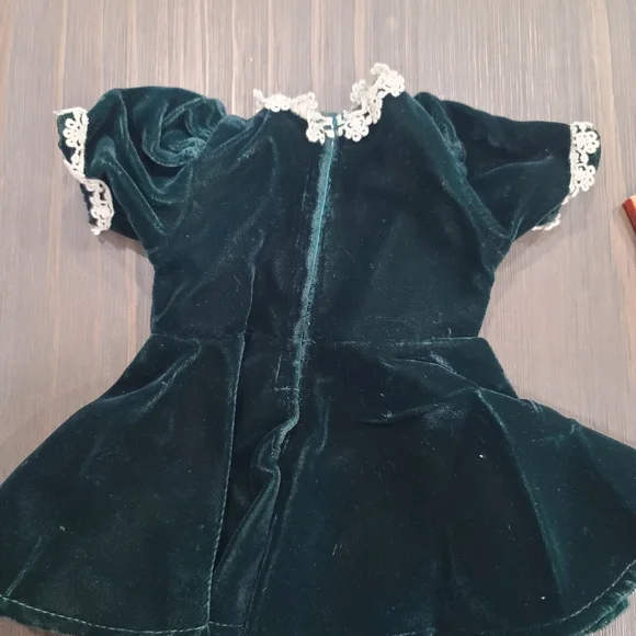 Retired 1986 Evergreen Velvet Dress - Mollys Christmas Dress And Stocking - Picture 4 of 8